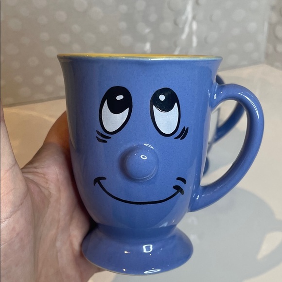 Vintage Gryphon Ware Blue 3D Mugs & Salt Shaker - Picture 8 of 12